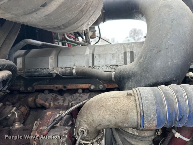 image for item FK1559 2015 Mack CXU613 semi truck