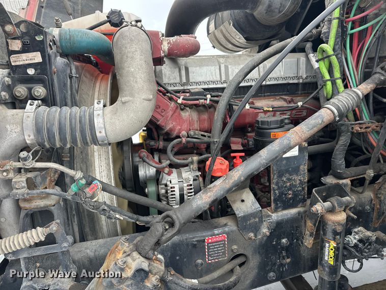 image for item FK1559 2015 Mack CXU613 semi truck