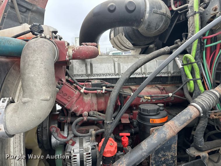 image for item FK1559 2015 Mack CXU613 semi truck