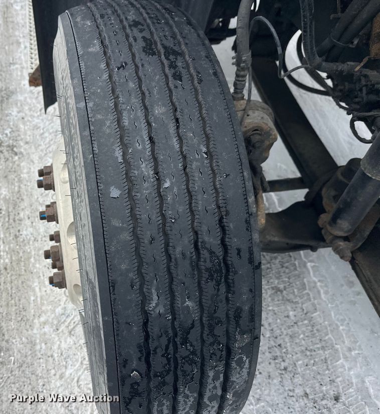 image for item FK1559 2015 Mack CXU613 semi truck