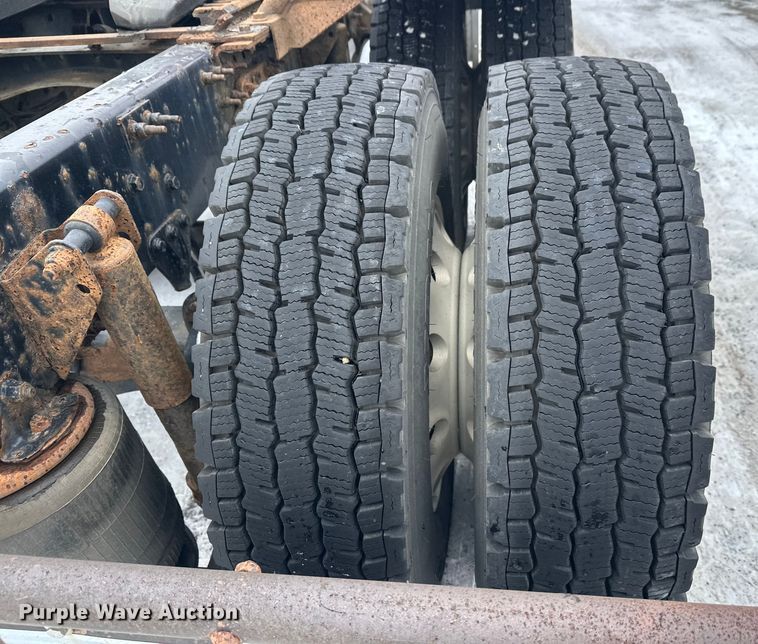 image for item FK1559 2015 Mack CXU613 semi truck