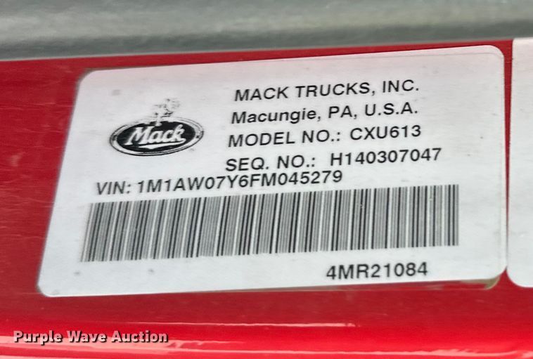 image for item FK1559 2015 Mack CXU613 semi truck