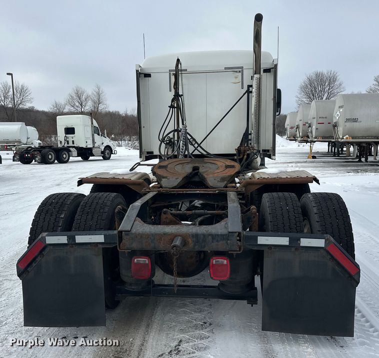 image for item FK1561 2015 Mack CXU613 semi truck