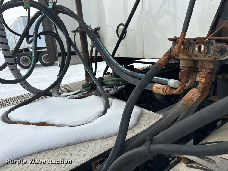 image for item FK1561 2015 Mack CXU613 semi truck