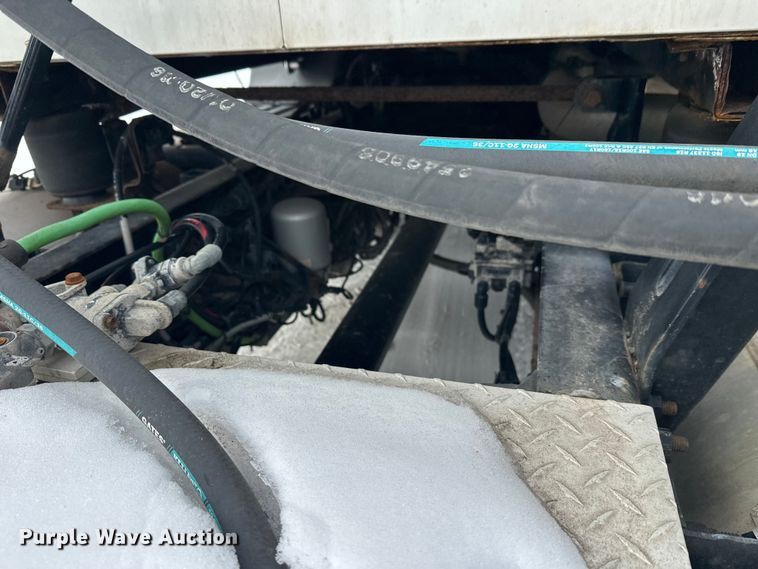 image for item FK1561 2015 Mack CXU613 semi truck