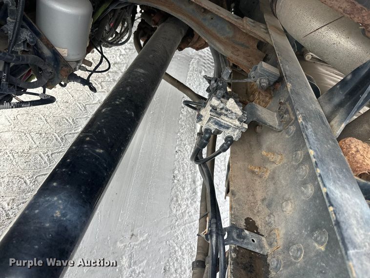 image for item FK1561 2015 Mack CXU613 semi truck