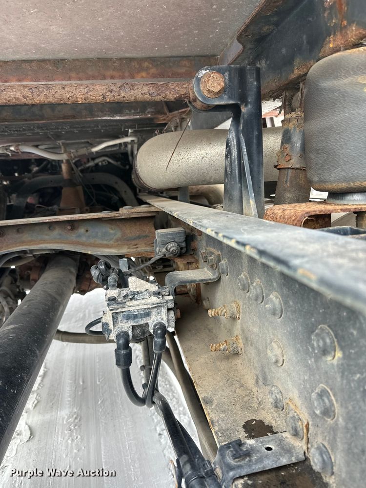 image for item FK1561 2015 Mack CXU613 semi truck