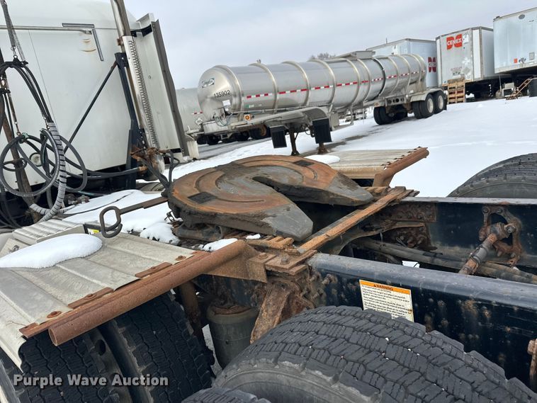 image for item FK1561 2015 Mack CXU613 semi truck