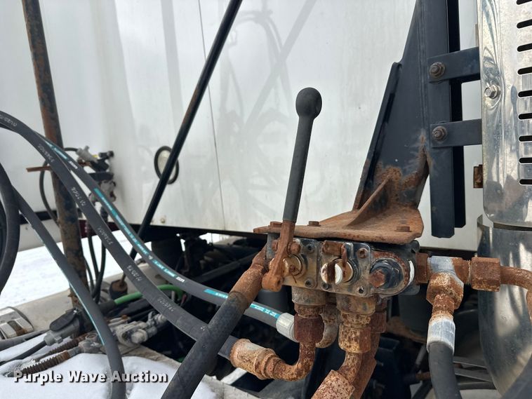 image for item FK1561 2015 Mack CXU613 semi truck