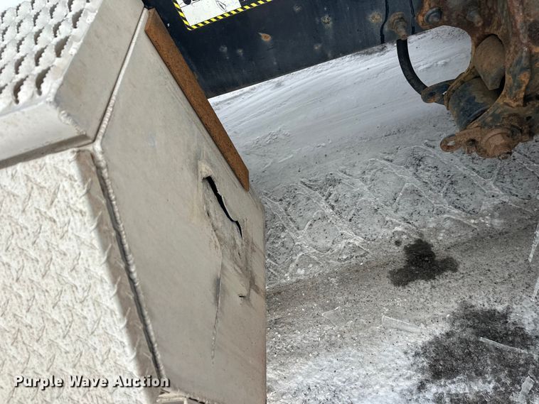 image for item FK1561 2015 Mack CXU613 semi truck