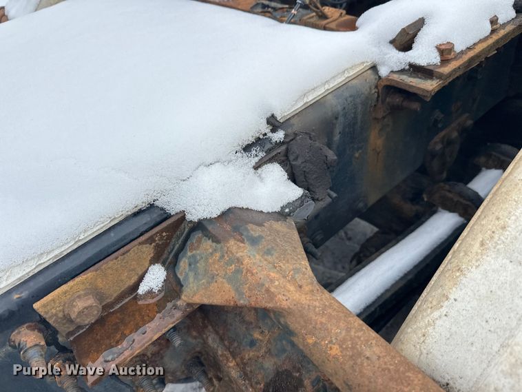 image for item FK1561 2015 Mack CXU613 semi truck