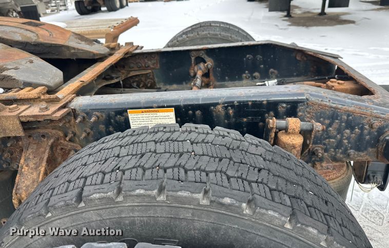 image for item FK1561 2015 Mack CXU613 semi truck