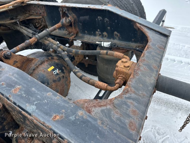 image for item FK1561 2015 Mack CXU613 semi truck