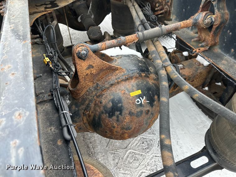 image for item FK1561 2015 Mack CXU613 semi truck