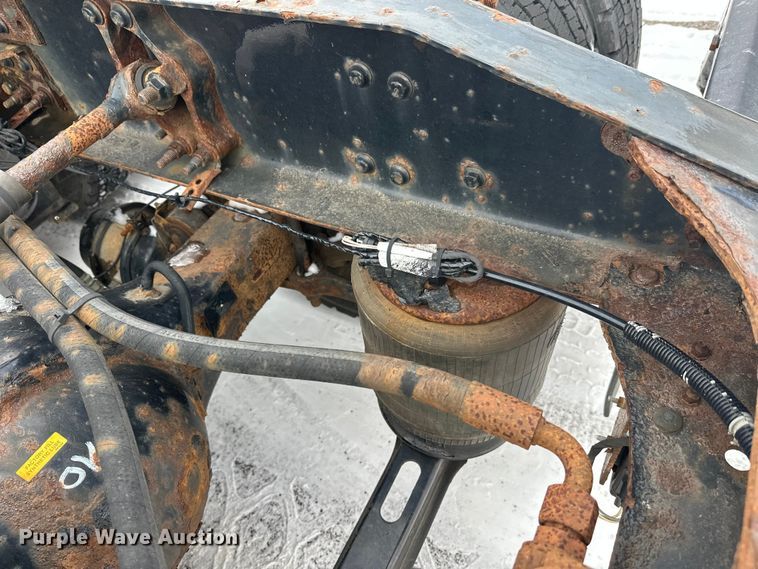 image for item FK1561 2015 Mack CXU613 semi truck