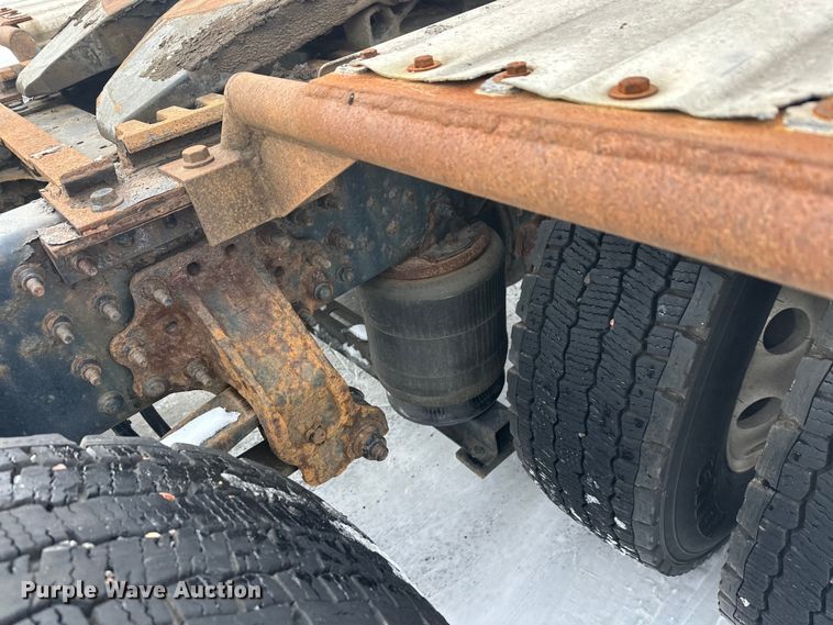 image for item FK1561 2015 Mack CXU613 semi truck