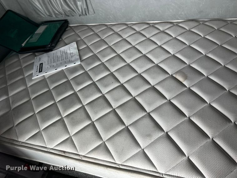 image for item FK1561 2015 Mack CXU613 semi truck