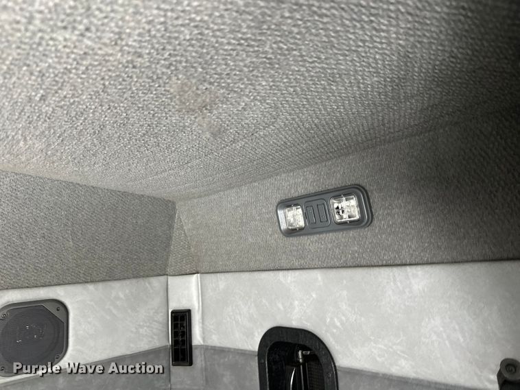 image for item FK1561 2015 Mack CXU613 semi truck