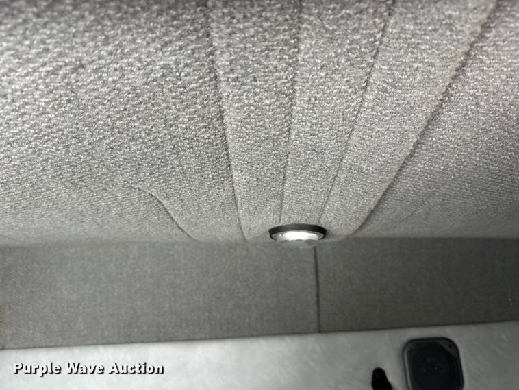 image for item FK1561 2015 Mack CXU613 semi truck