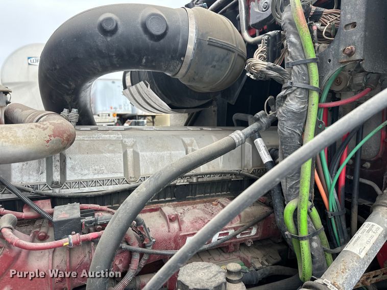 image for item FK1561 2015 Mack CXU613 semi truck