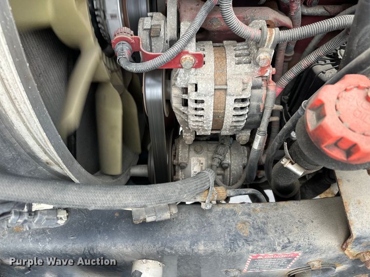 image for item FK1561 2015 Mack CXU613 semi truck