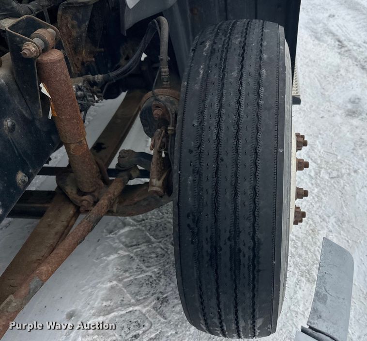 image for item FK1561 2015 Mack CXU613 semi truck