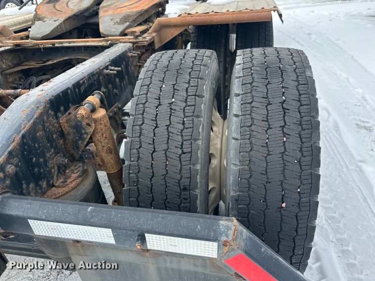 image for item FK1561 2015 Mack CXU613 semi truck