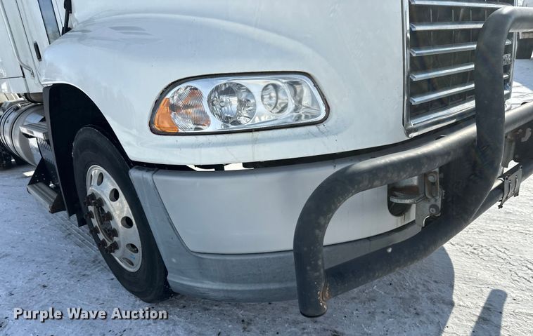 image for item FK1564 2015 Mack CXU613 semi truck