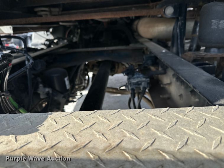 image for item FK1564 2015 Mack CXU613 semi truck