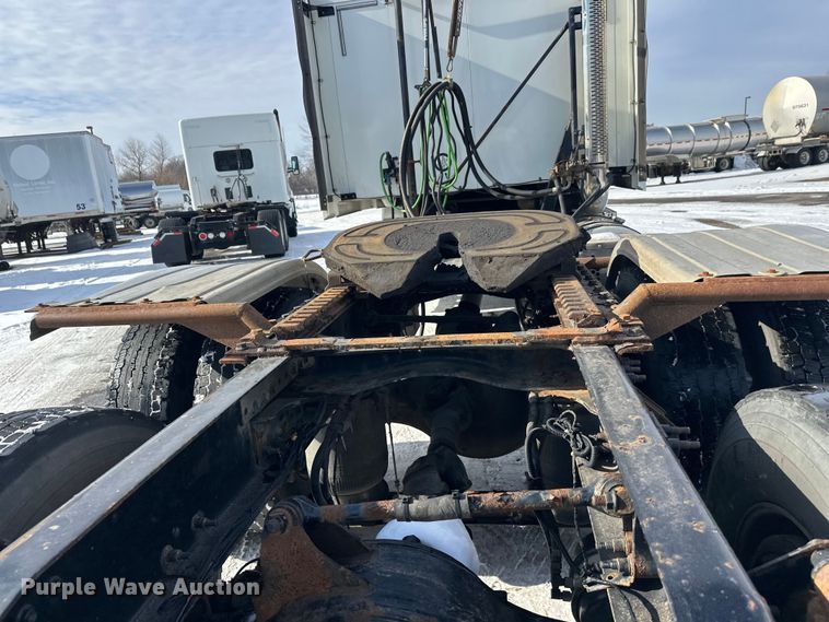 image for item FK1564 2015 Mack CXU613 semi truck