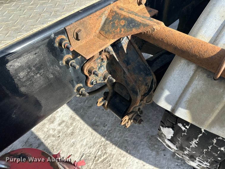 image for item FK1564 2015 Mack CXU613 semi truck