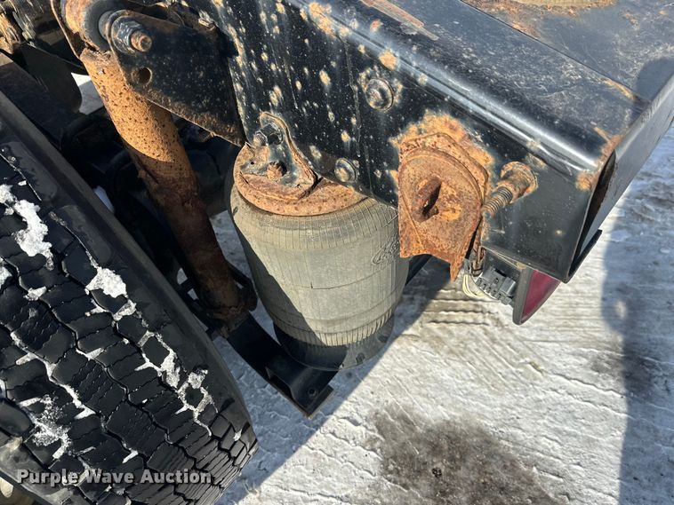 image for item FK1564 2015 Mack CXU613 semi truck