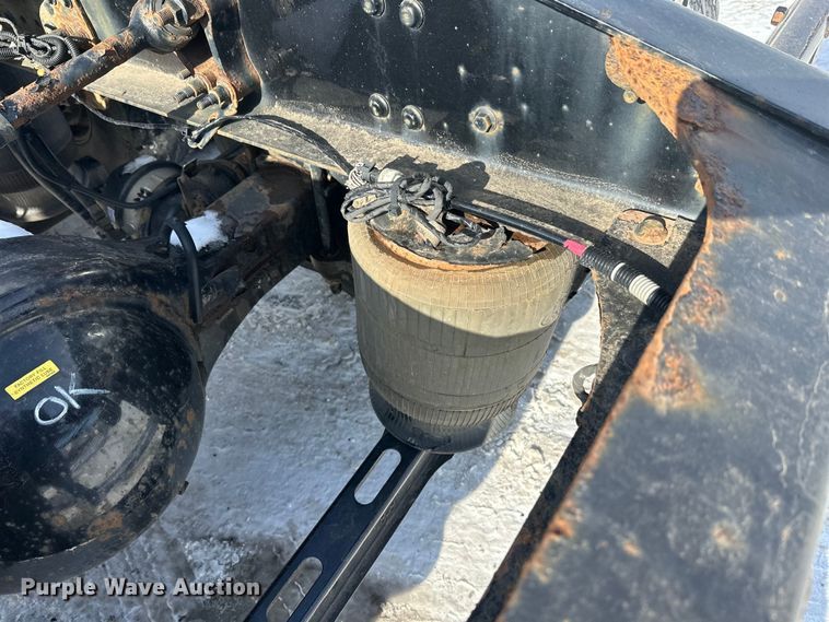 image for item FK1564 2015 Mack CXU613 semi truck