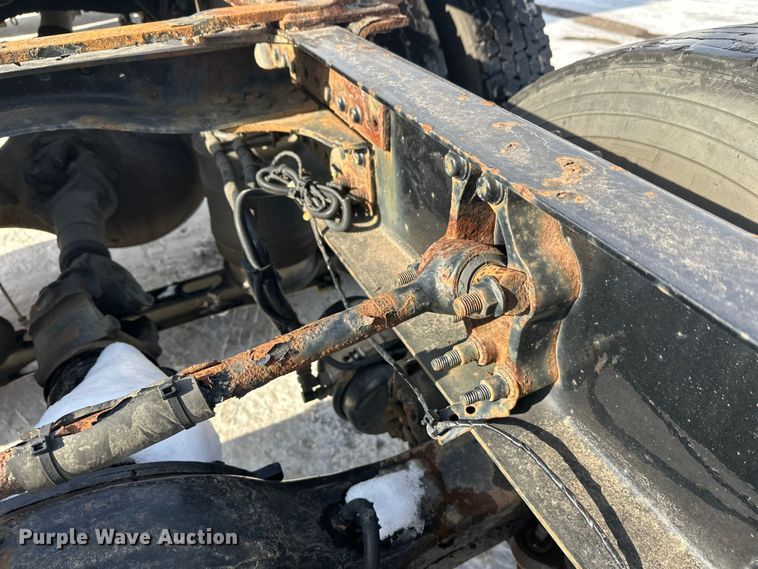 image for item FK1564 2015 Mack CXU613 semi truck