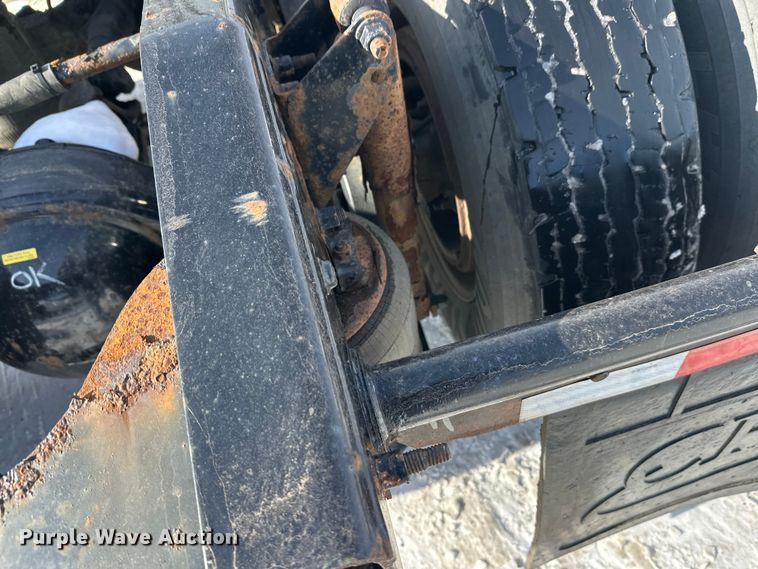 image for item FK1564 2015 Mack CXU613 semi truck