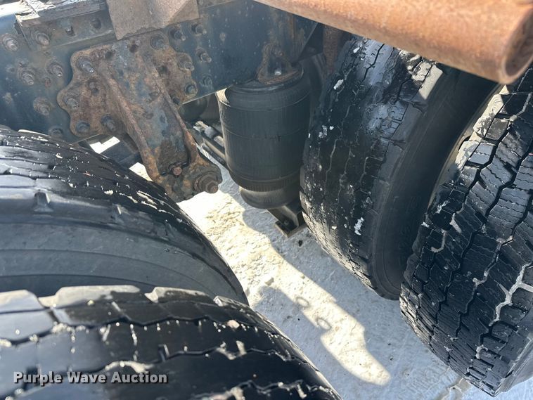 image for item FK1564 2015 Mack CXU613 semi truck