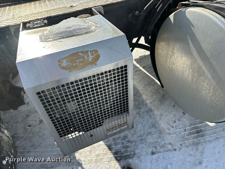 image for item FK1564 2015 Mack CXU613 semi truck