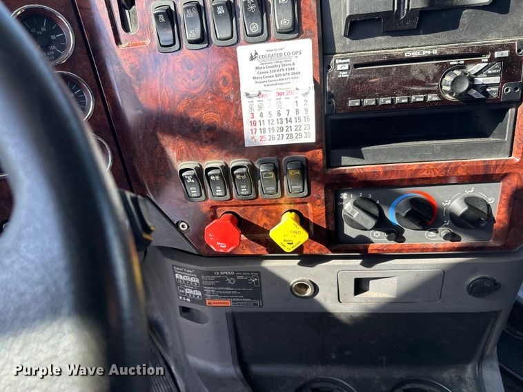 image for item FK1564 2015 Mack CXU613 semi truck