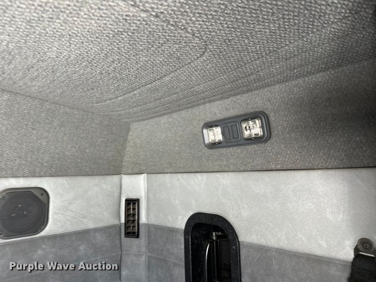 image for item FK1564 2015 Mack CXU613 semi truck