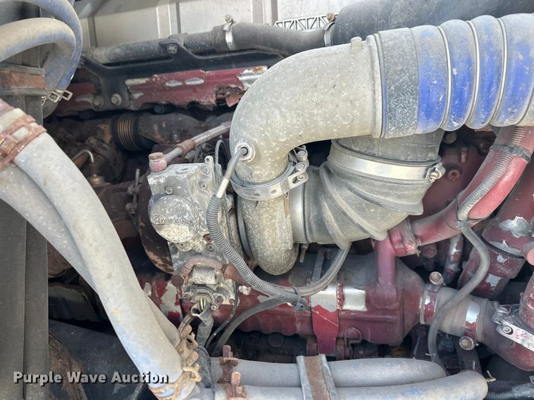 image for item FK1564 2015 Mack CXU613 semi truck