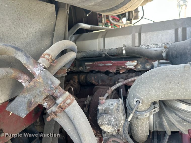 image for item FK1564 2015 Mack CXU613 semi truck