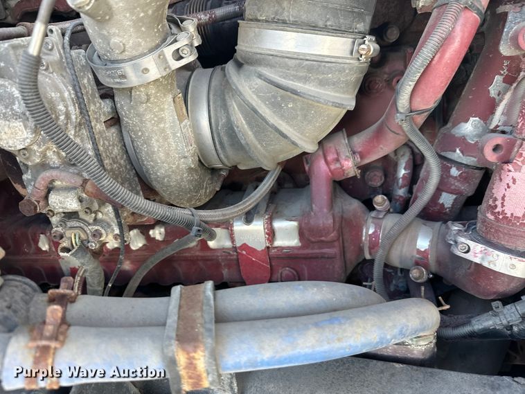 image for item FK1564 2015 Mack CXU613 semi truck