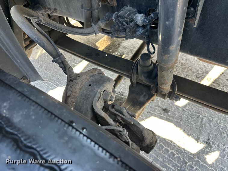 image for item FK1564 2015 Mack CXU613 semi truck