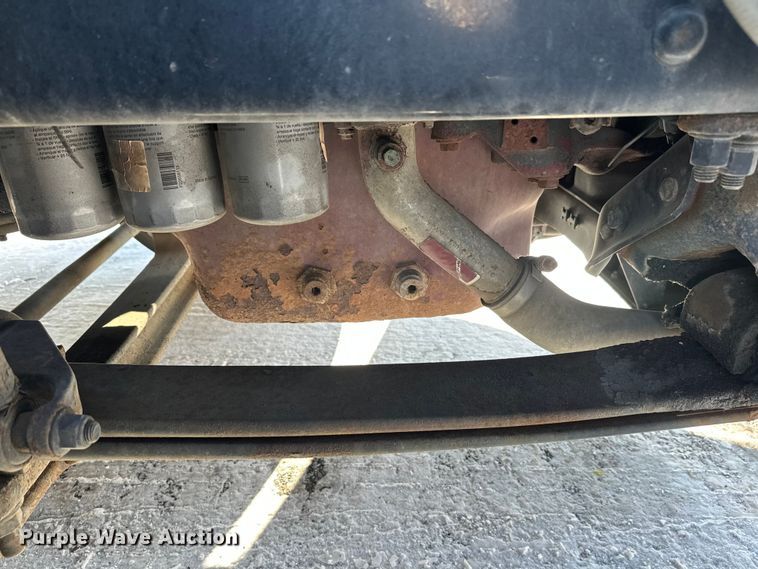 image for item FK1564 2015 Mack CXU613 semi truck