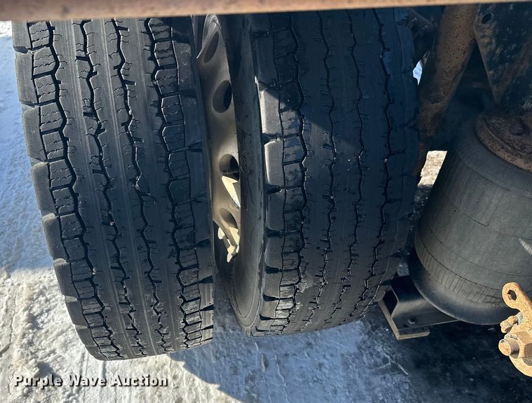 image for item FK1564 2015 Mack CXU613 semi truck