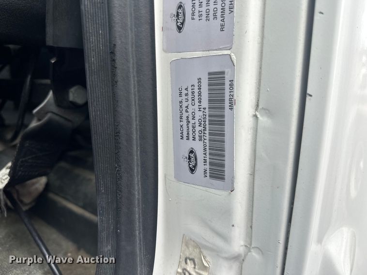 image for item FK1564 2015 Mack CXU613 semi truck