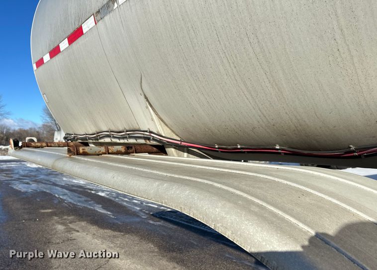 image for item FK1568 1995 Polar asphalt trailer