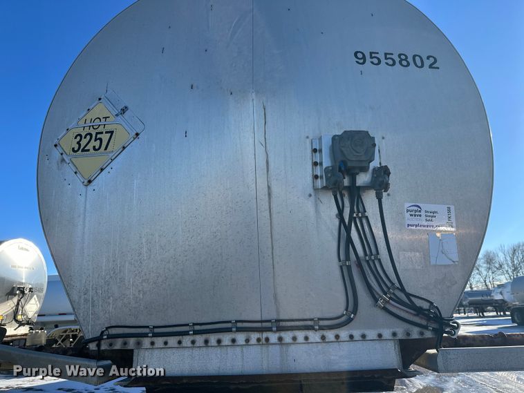 image for item FK1568 1995 Polar asphalt trailer