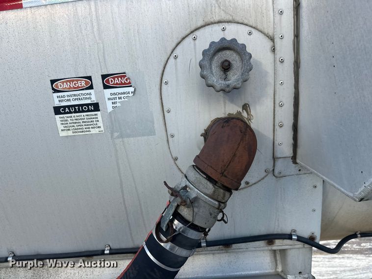 image for item FK1568 1995 Polar asphalt trailer