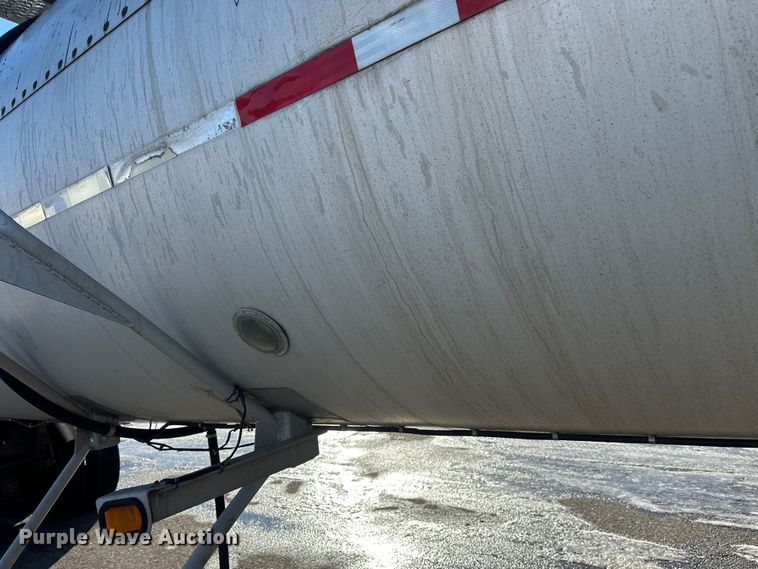 image for item FK1568 1995 Polar asphalt trailer